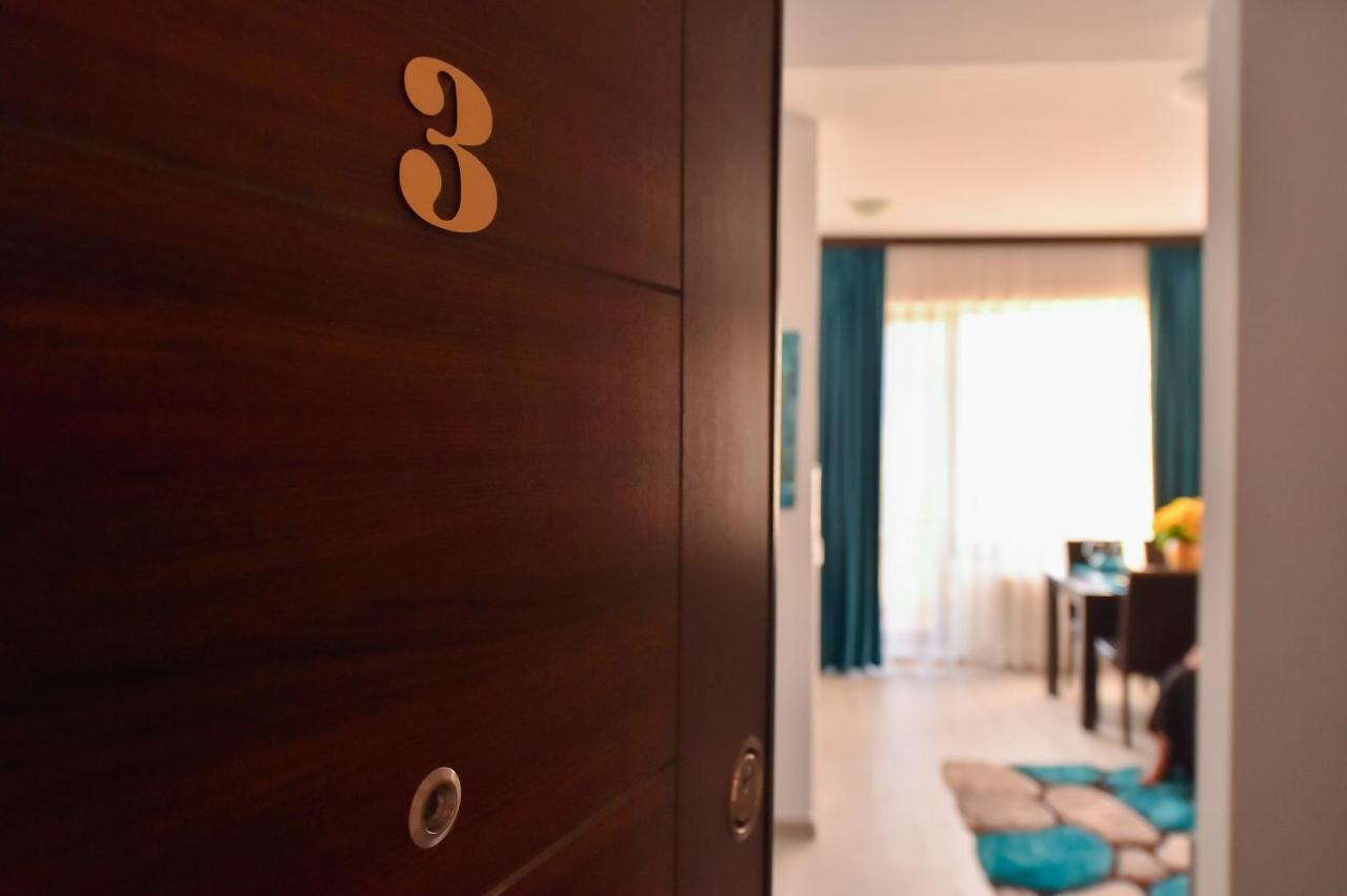 Apartment Summerland Mamaia Buitenkant foto