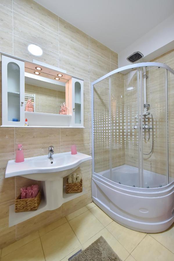 Apartment Summerland Mamaia Buitenkant foto