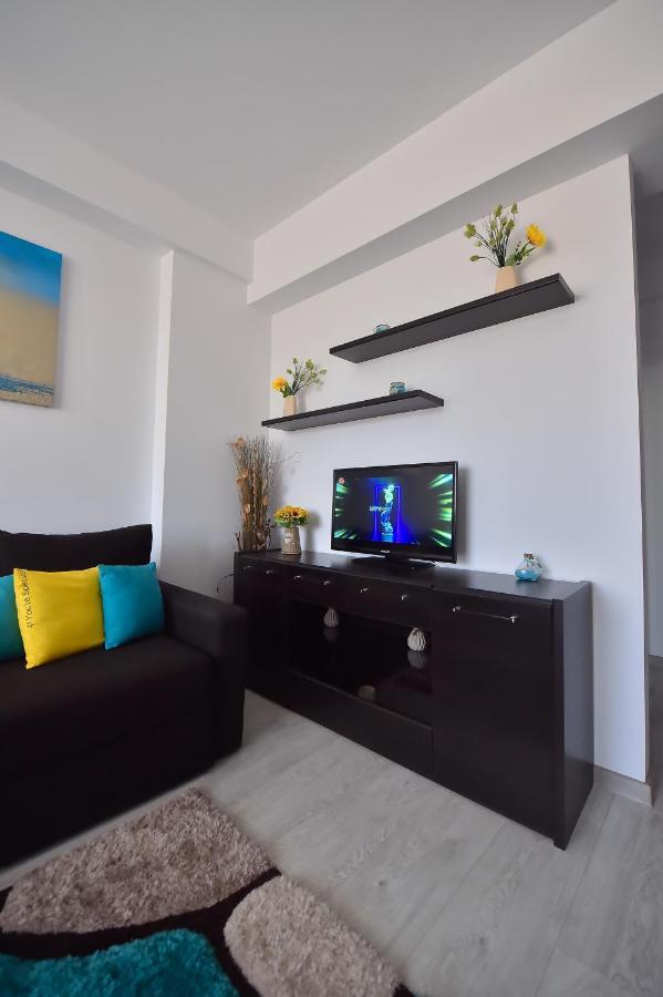 Apartment Summerland Mamaia Buitenkant foto