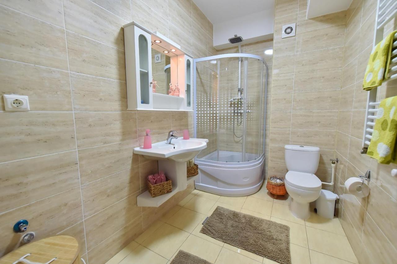 Apartment Summerland Mamaia Buitenkant foto