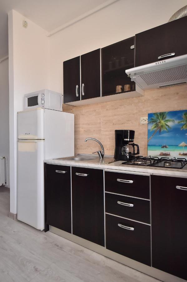Apartment Summerland Mamaia Buitenkant foto
