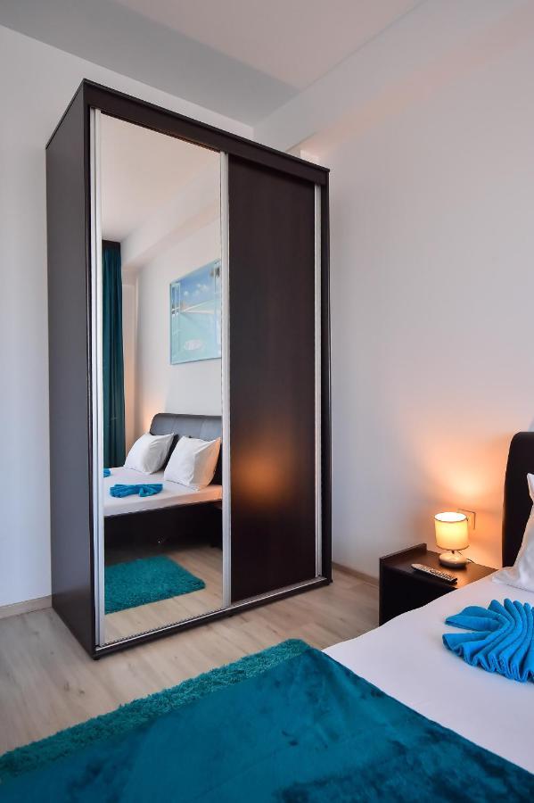 Apartment Summerland Mamaia Buitenkant foto